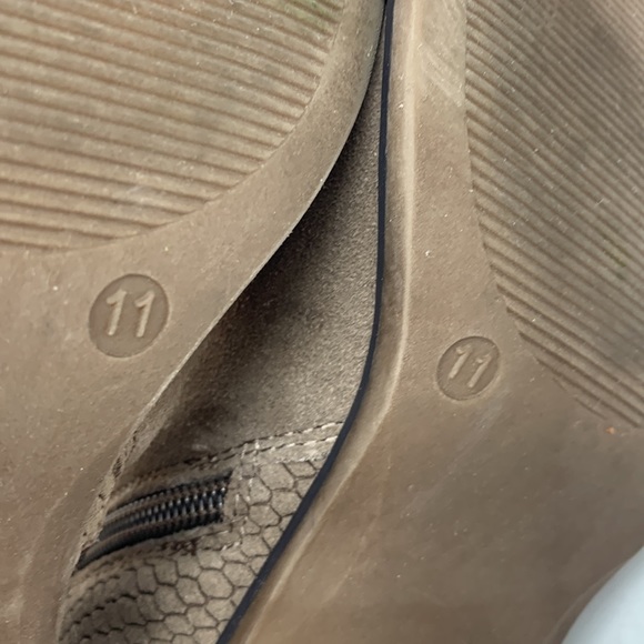 Michael Michael Kors Tan Suede Ankle Boots Size 11 MCA4701J - Picture 10 of 12